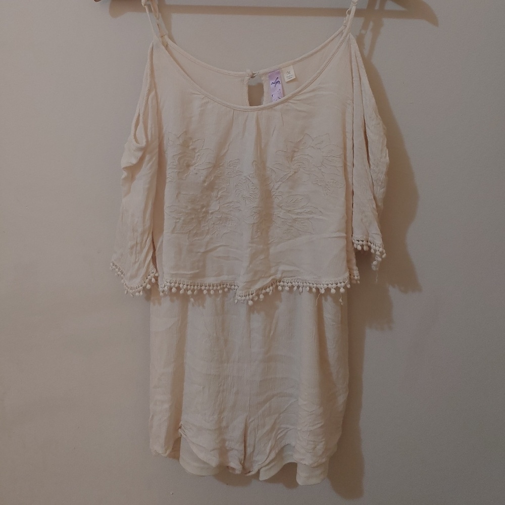 Cream romper